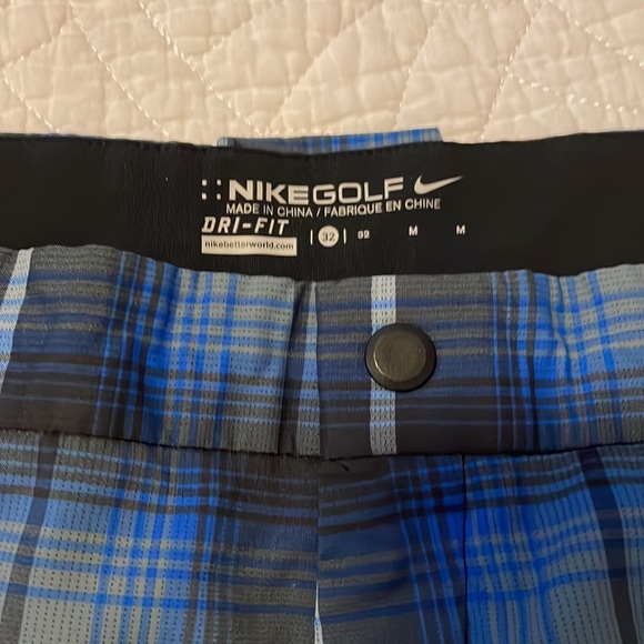 NIKE•GOLF SHORTS•DRI-FIT•MENS 32 - Picture 3 of 6